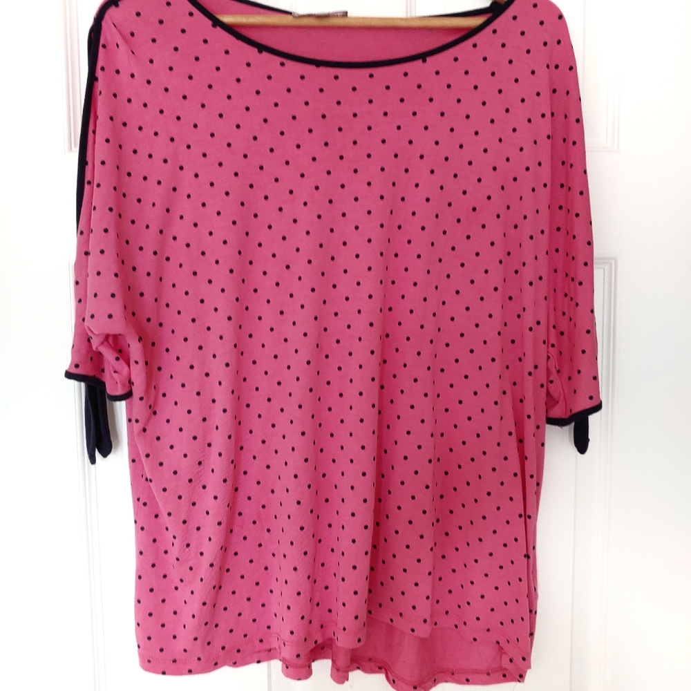 😊 2 / $20 Laura Polka dot print blouse